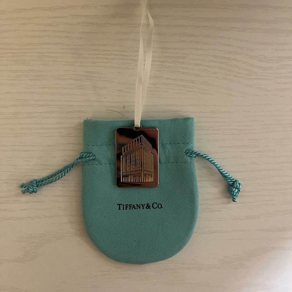 Tiffany & Co Charm & Pouch Fifth Ave NY Landmark Flagship Store VIP Gift Charm